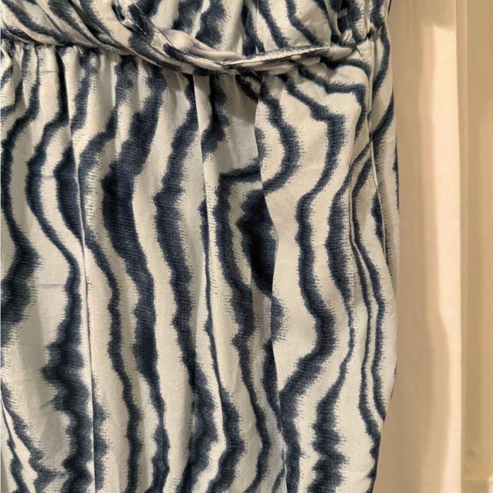Patterned Jumpsuit - Picture 4 of 11